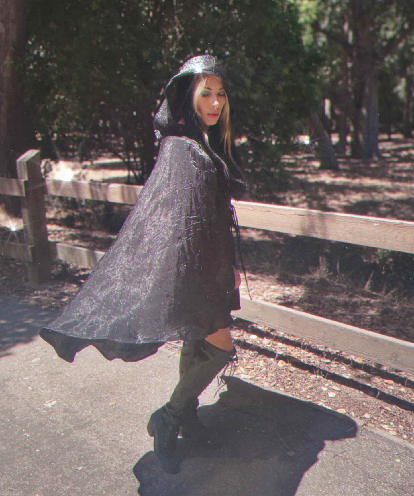 Mystic Radiance Cape - Black