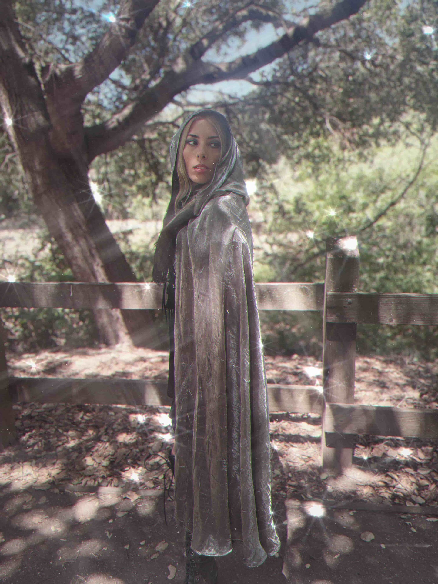 Mystic Radiance Cape - Silver