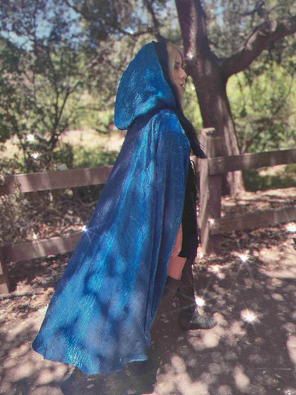 Mystic Radiance Cape - Striking Blue