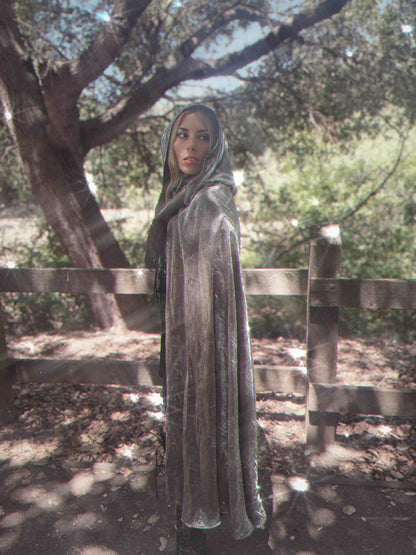 Mystic Radiance Cape - Silver